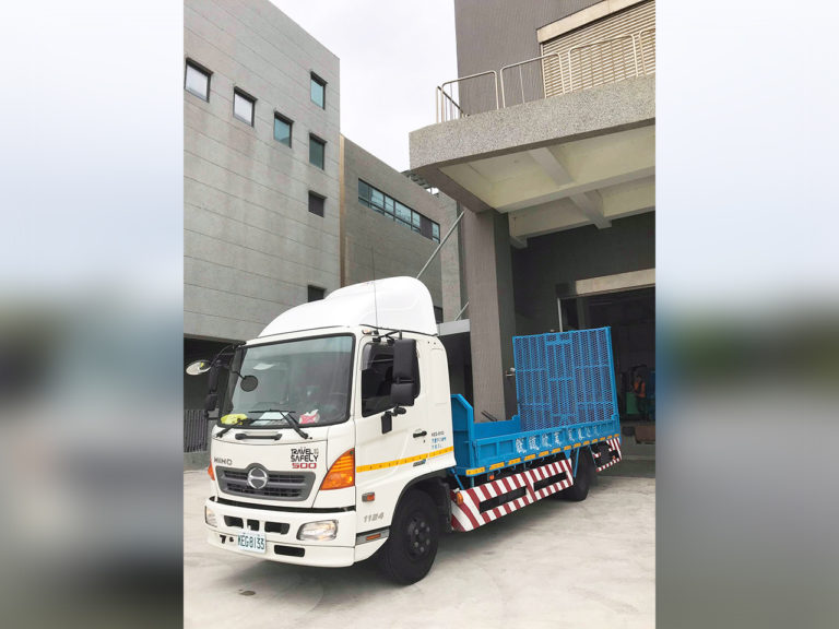 南投 高空作業車.鋐鐿自走車出租買賣0989-993993